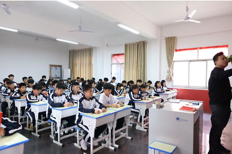 黄山市休宁孩子戒网瘾学校