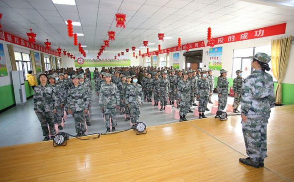 咸宁市崇阳封闭式的学校