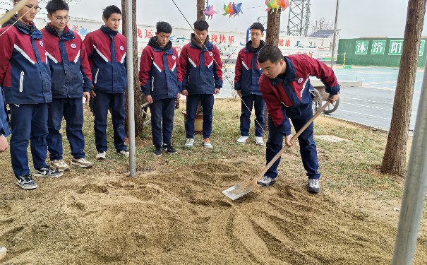 衢州市初中全封闭式学校